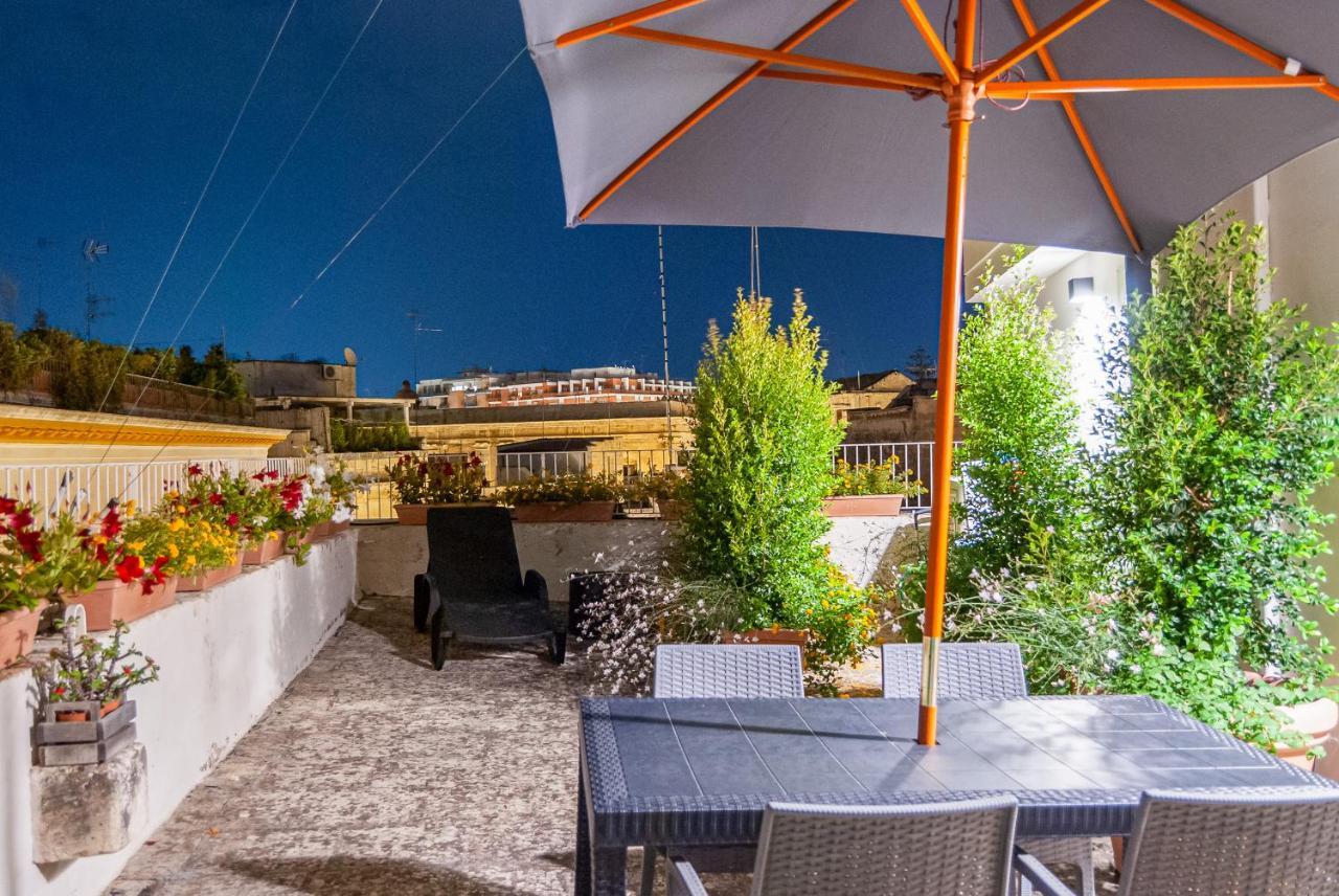 Il Garbino Suites&Apartments Lecce Extérieur photo