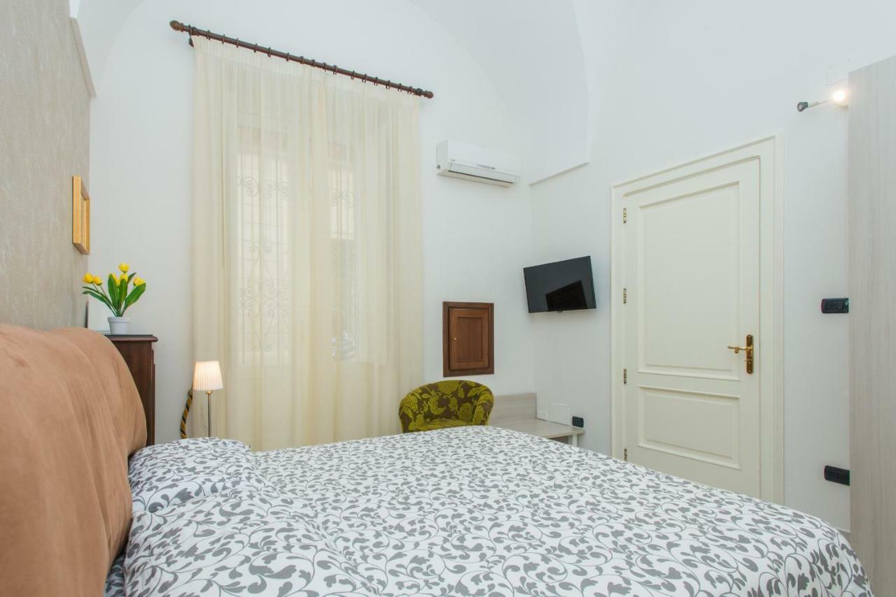 Il Garbino Suites&Apartments Lecce Extérieur photo