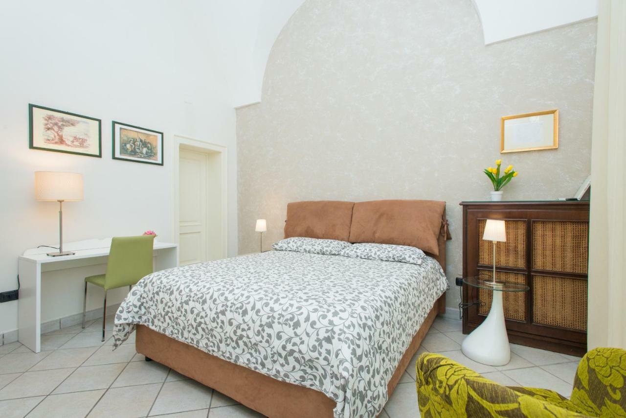 Il Garbino Suites&Apartments Lecce Extérieur photo